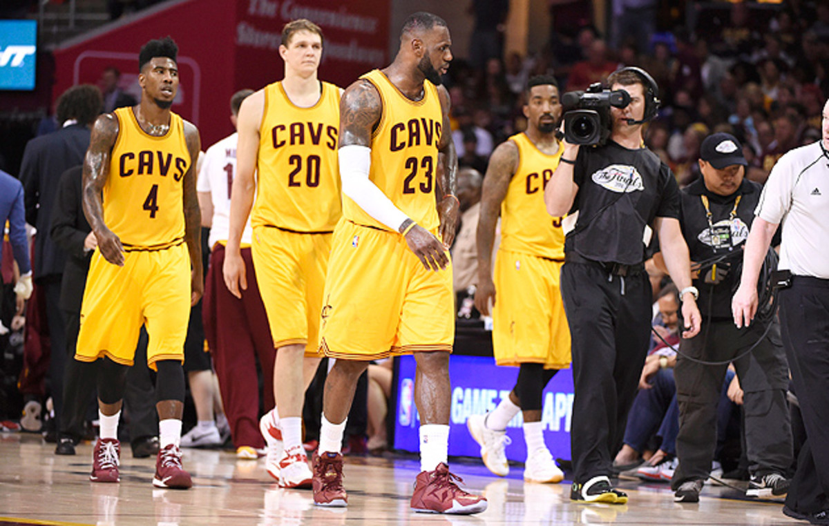 lebron-james-timofey-mozgov-nba-finals-cavaliers-warriors-game-4.jpg